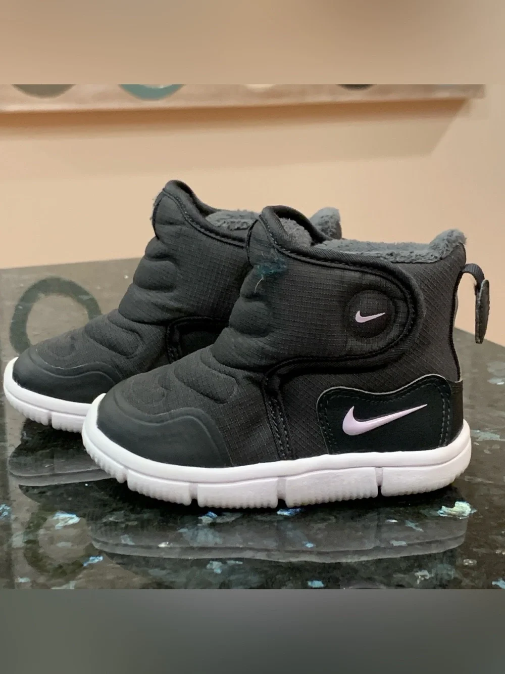 Nike Novice Toddler Girls Winter Boots – Size 6 – Freshly Washed 6C Black Purple